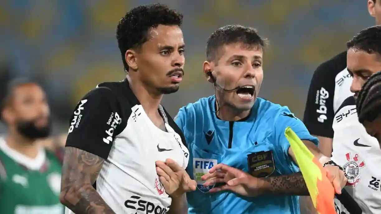 Diretoria do Corinthians decide punir Allan depois de sua expulsão na derrota do Corinthians diante do Fluminense - Foto: Celso Pupo