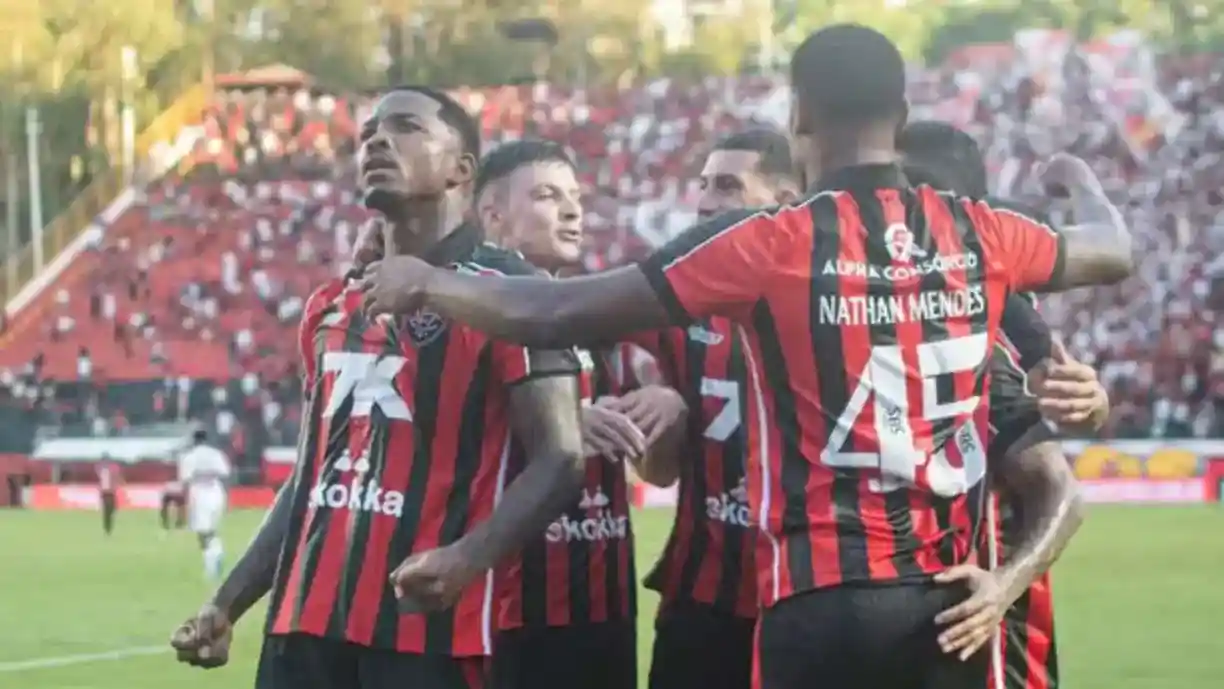 Cacá não enfrentará o Corinthians, na noite deste sábado (18), pela 12ª rodada do Campeonato Brasileiro - Foto: Victor Ferreira / EC Vitória