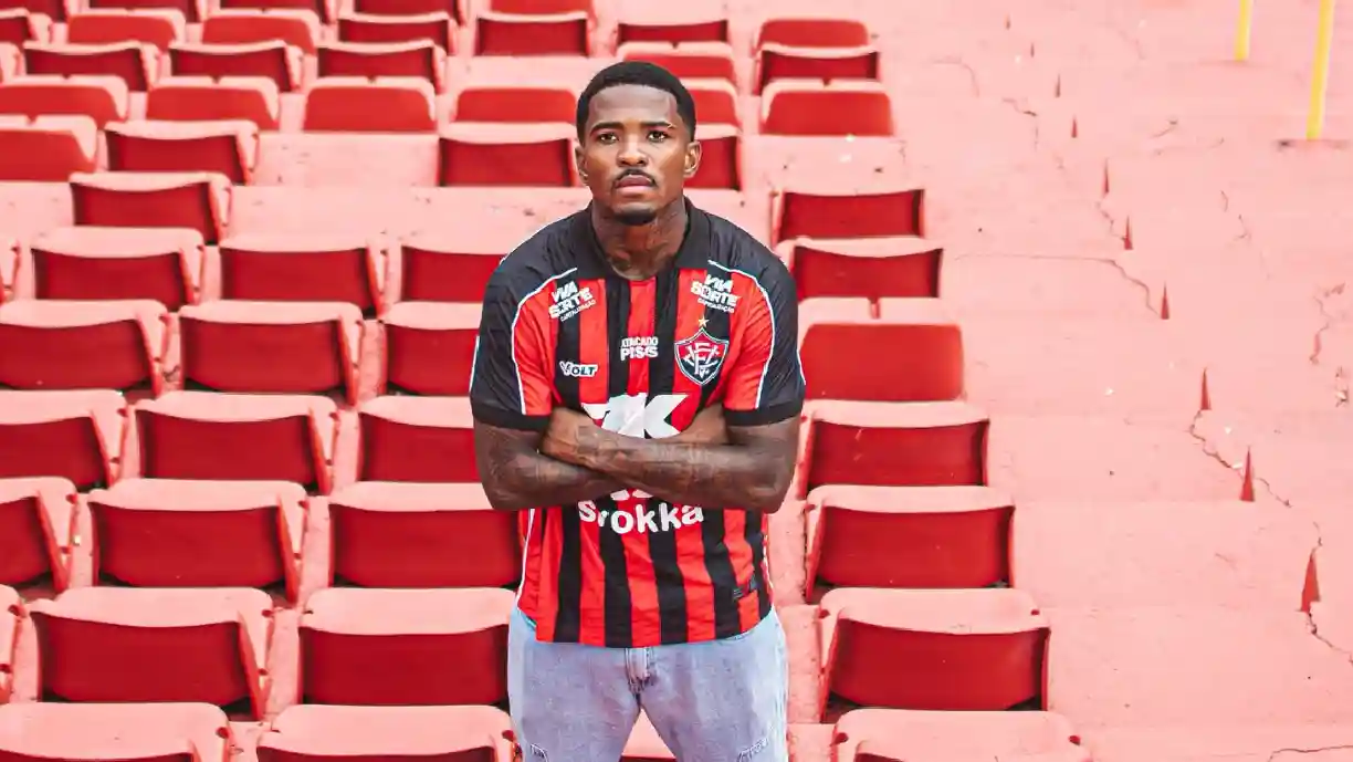 Cacá está emprestado ao Leão da Barra que cogita pagar a multa para ele enfrentar o Corinthians - Foto: Divulgação/Vitória