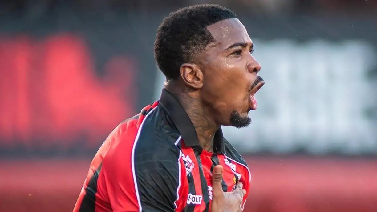 Corinthians receberá quantia milionária pelo pagamento de multa referente à Cacá que entrou em campo no empate contra o Timão - Foto: Reprodução/Vitória