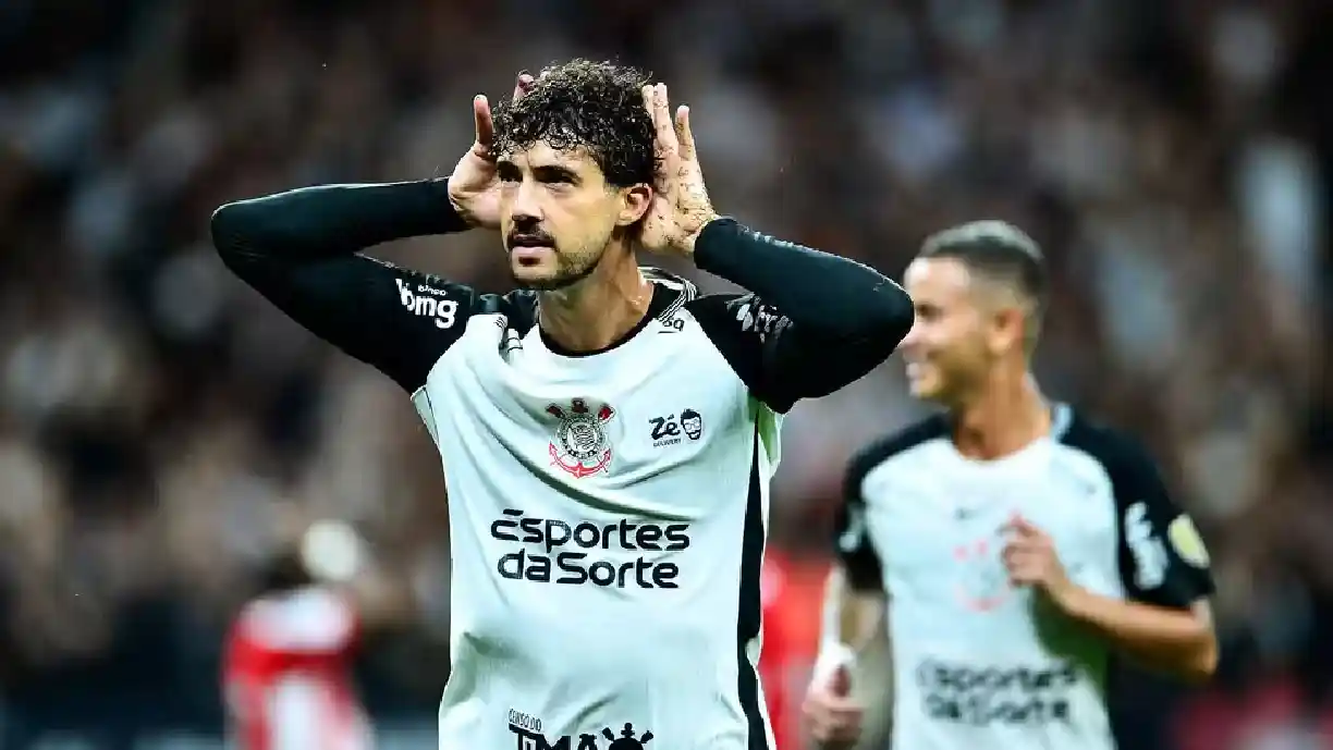 Corinthians repetiu a escalação que teve contra o Platense e Fernando Diniz fala o que ele acha em poupar jogadores - Foto: Marcos Ribolli