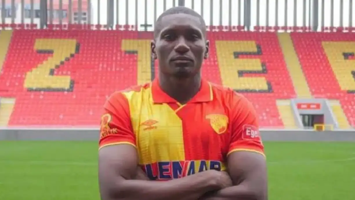 Corinthians tem dois concorrentes no Brasil que também querem contratar o zagueiro Helitão - Foto: Rperodução/Göztepe