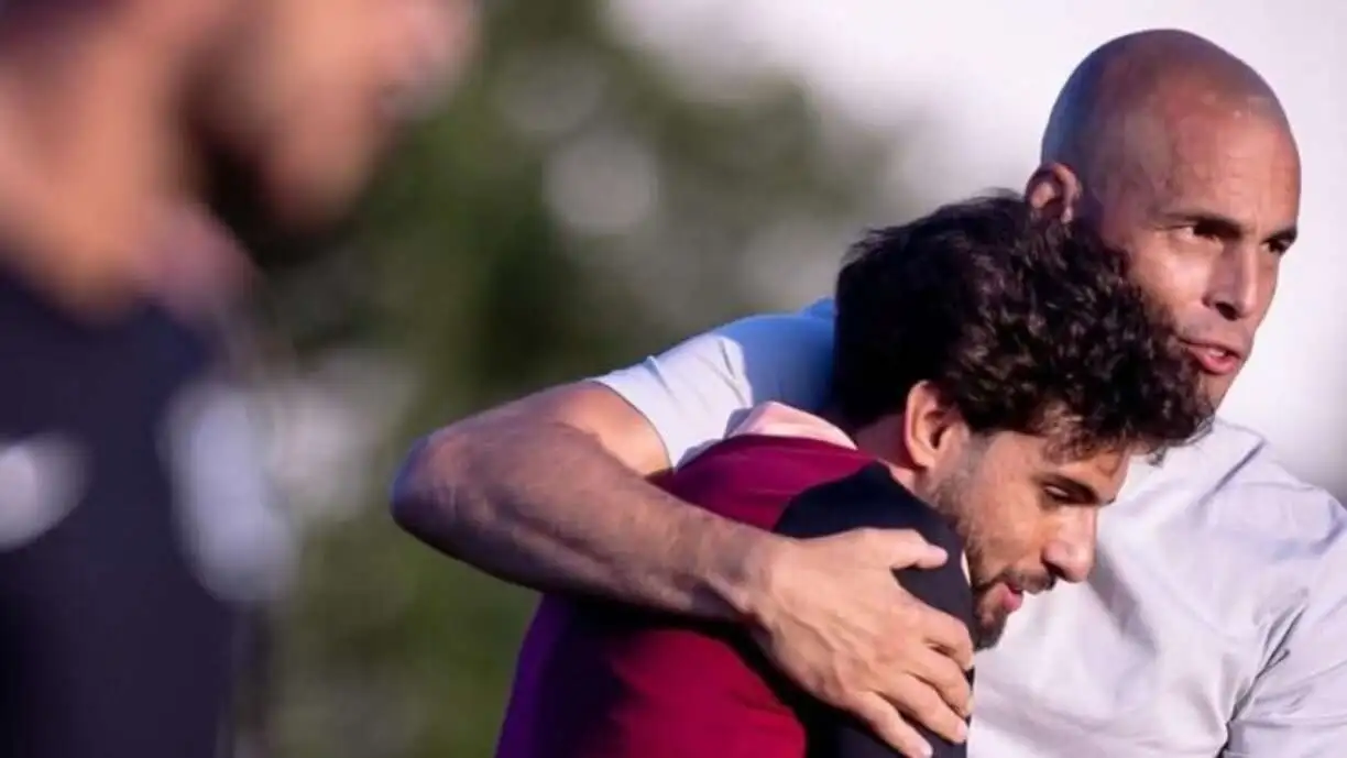 Julio Cesar esteve presente no Centro de Treinamento Dr. Joaquim Grava, pela 1ª vez, na terça-feira (14) - Foto: Rodrigo Coca/Agência Corinthians