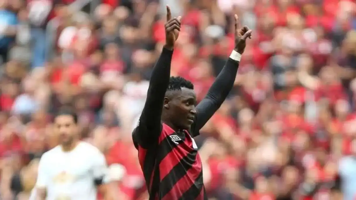 Kevin Viveros interessa ao Corinthians, mas está na mira de outra equipe da Série A do Brasileirão - Foto: Geraldo Bubniak/AGB