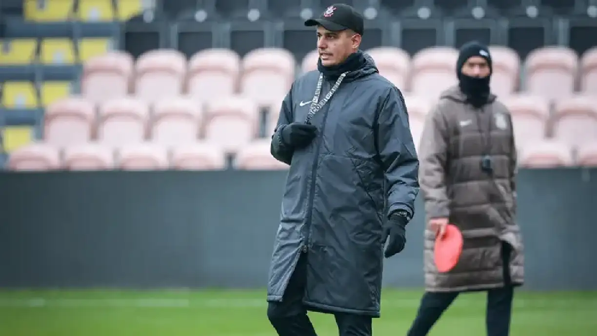 Ex-Corinthians, Lucas Piccinato detalha a sensação que sentia dias antes de sua demissão - Foto: Rodrigo Gazzanel/Agência Corinthians