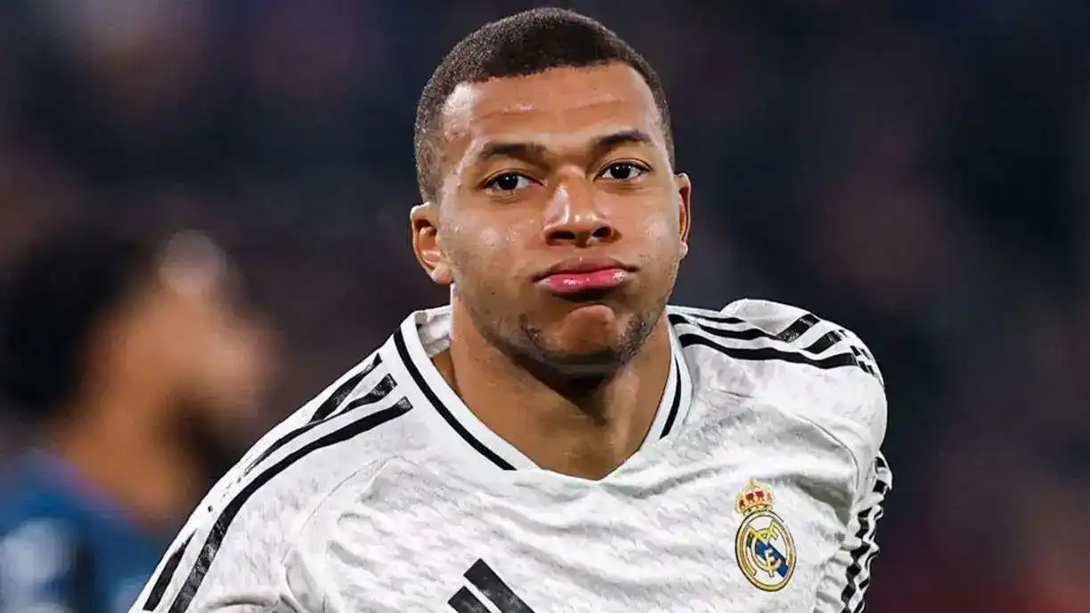Kylian Mbappé comentou a respeito de atleta com passagem pelo Corinthians, durante entrevista - Foto: Reprodução/X - Real Madrid