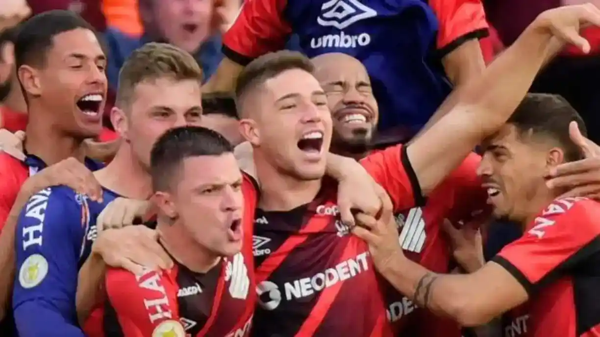 Ex-companheiro de Raniele no Avaí, entra na mira do Corinthians para a segunda janela de transferências - Foto: Reinaldo Reginato/IconSport