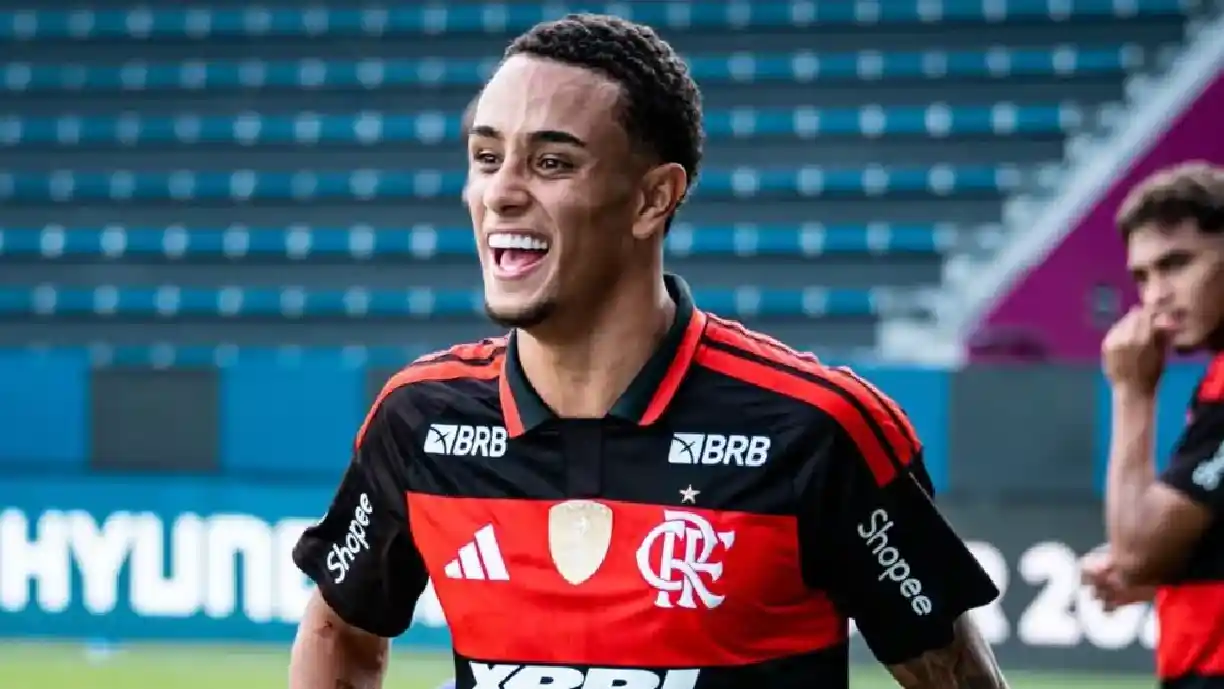 Ryan Roberto ainda é jogador do Flamengo, mas clubes como o Corinthians avaliam a sua situação - Foto: Reprodução/Instagram