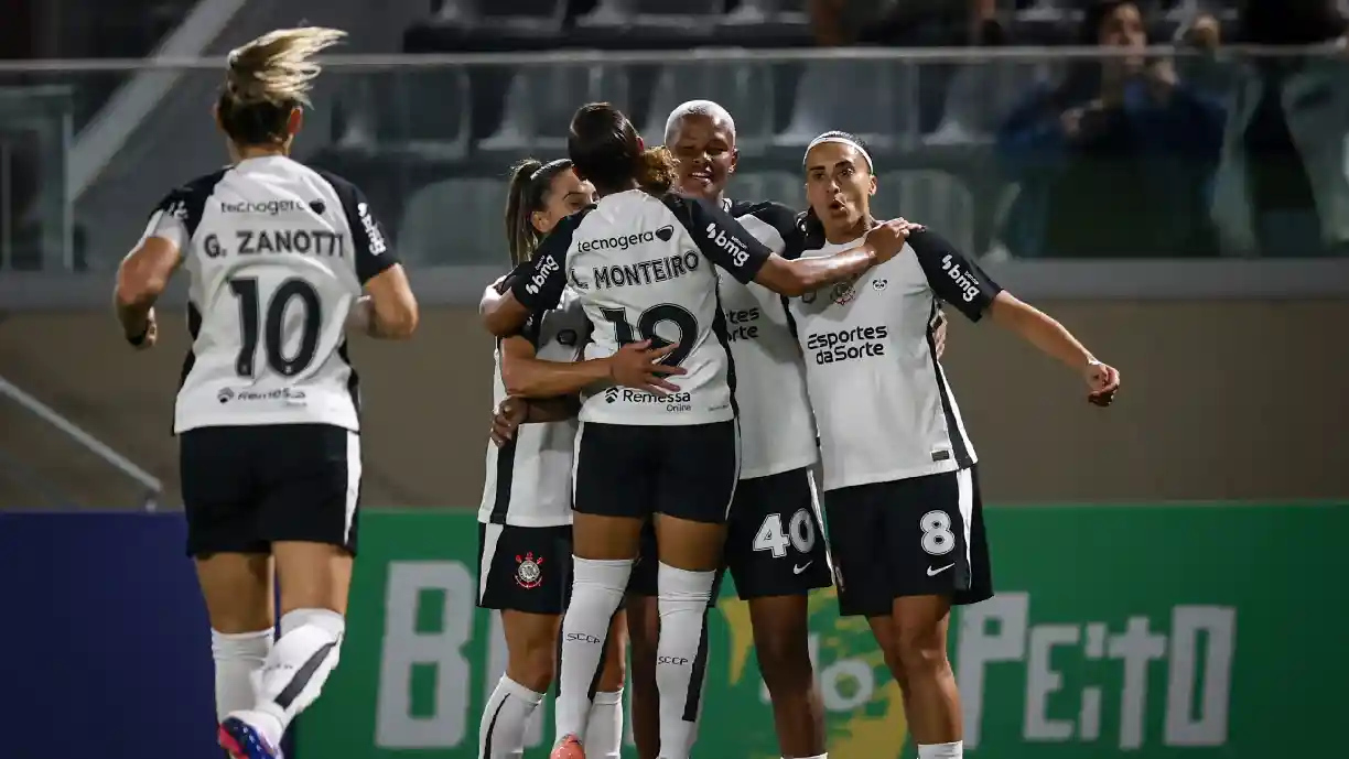 Emily Lima já escalou as Brabas para o duelo contra o Grêmio pelo Brasileirão - Foto: Rodrigo Gazzanel/Agência Corinthians