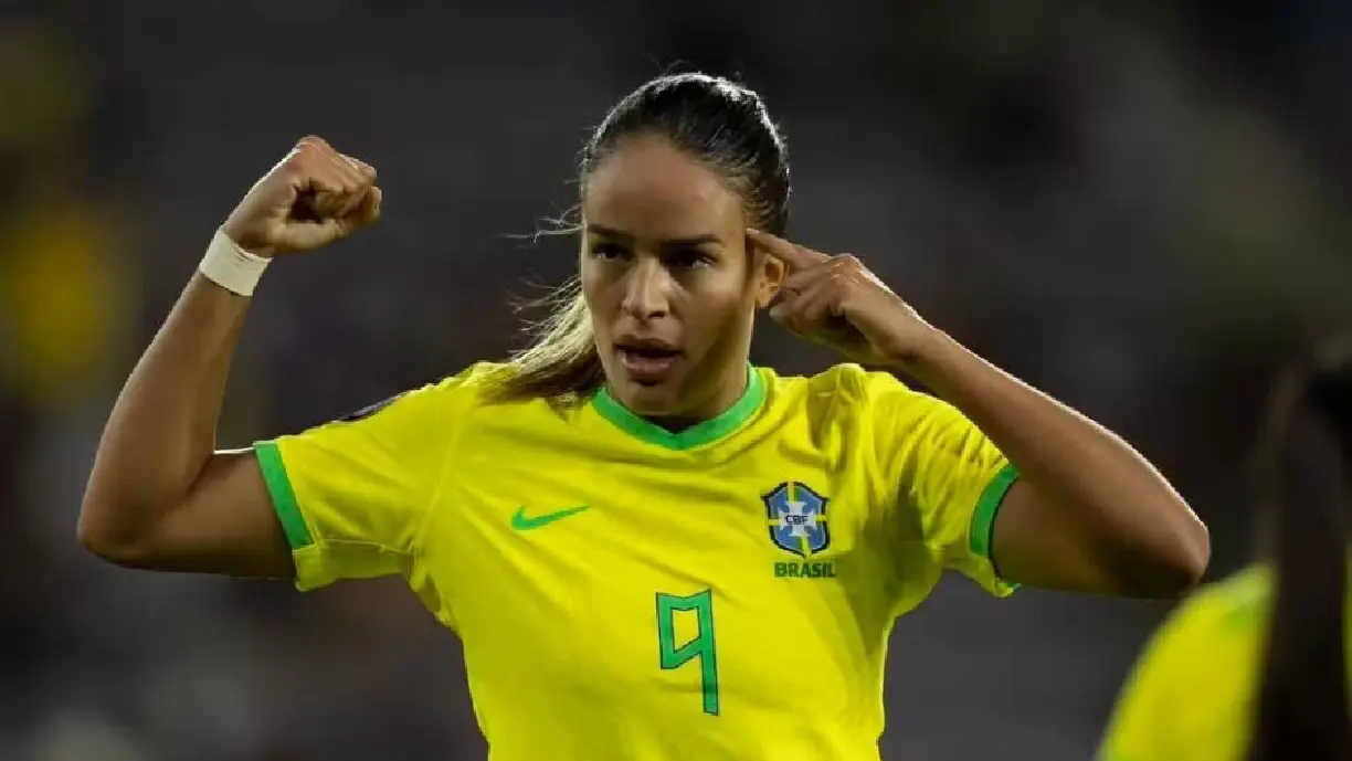 Corinthians oficializou uma proposta para repatriar Gabi Nunes que atualmente defende o Aston Villa - Foto: Leandro Lopes/CBF