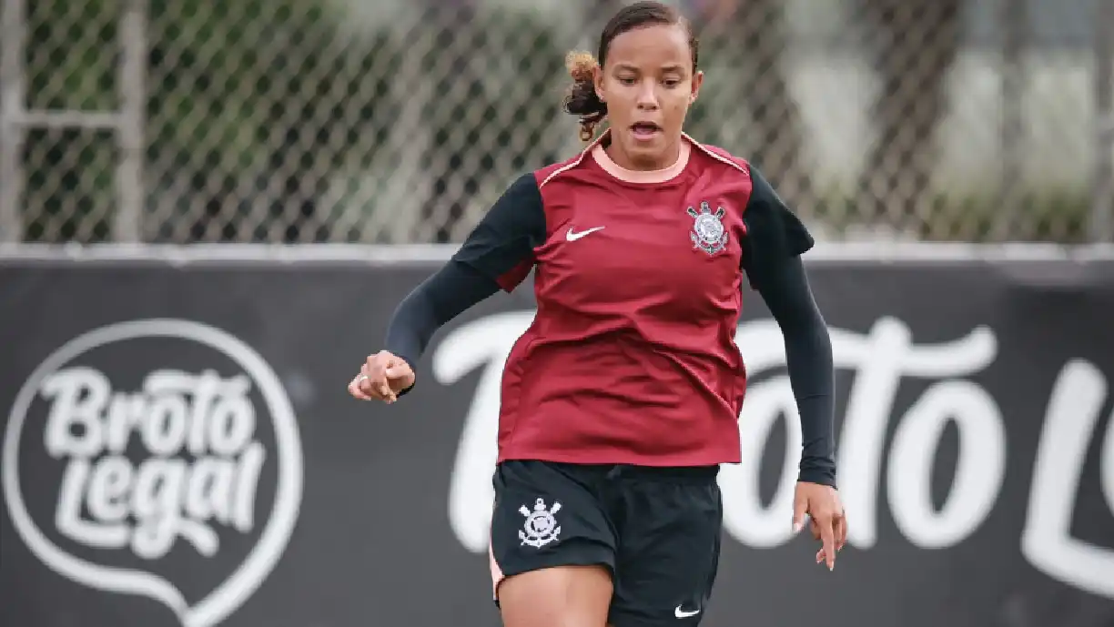 Gi Fernandes em treino das Brabas que visam se preparar para duelo contra o Palmeiras - Foto: Agência Corinthians