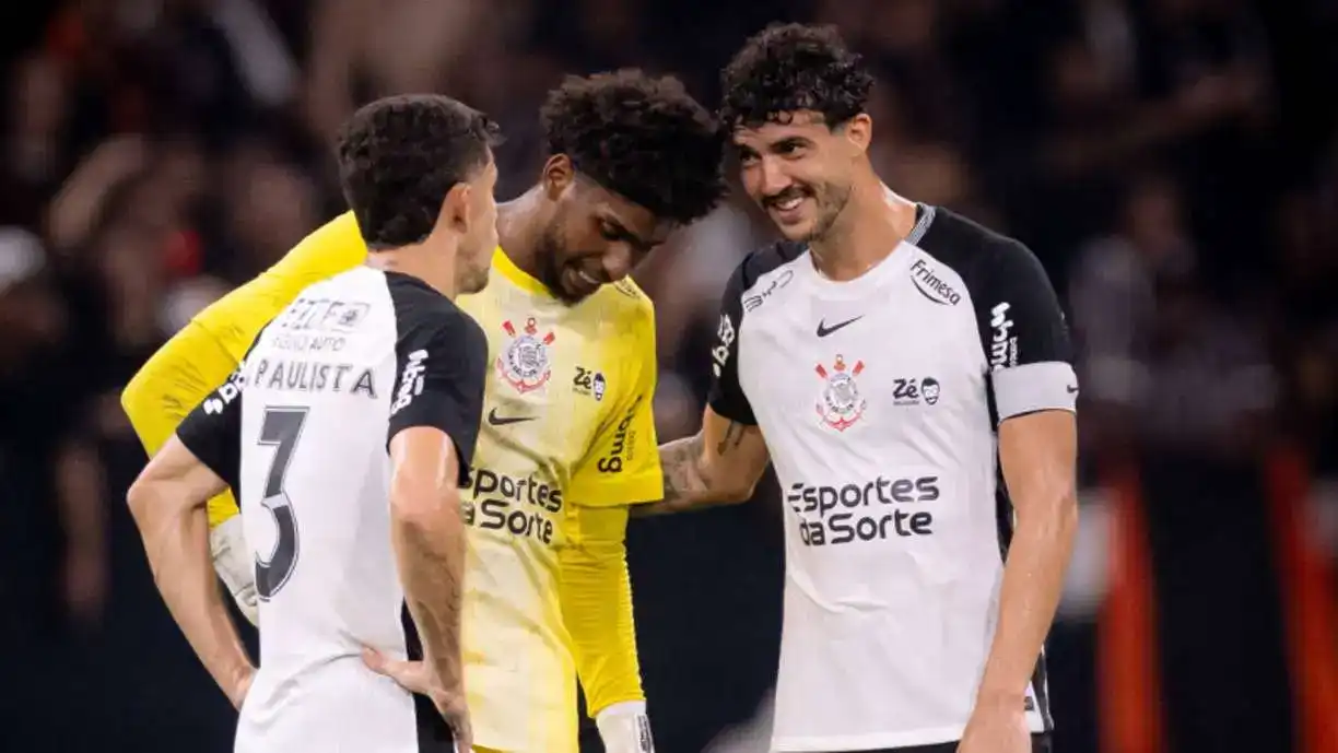 Fernando Diniz comentou sobre o sistema defensivo do Timão, após o jogo diante do São Paulo - Foto: Rodrigo Coca/Agência Corinthians