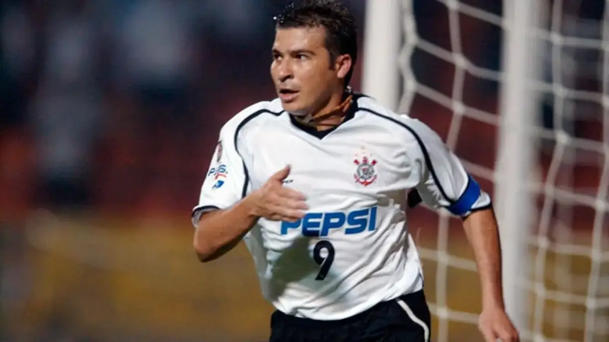 Ex-Corinthians, Luizão falou sobre confronto que aconteceu na fase de grupos do Mundial de Clubes de 2000 - Foto: Reprodução