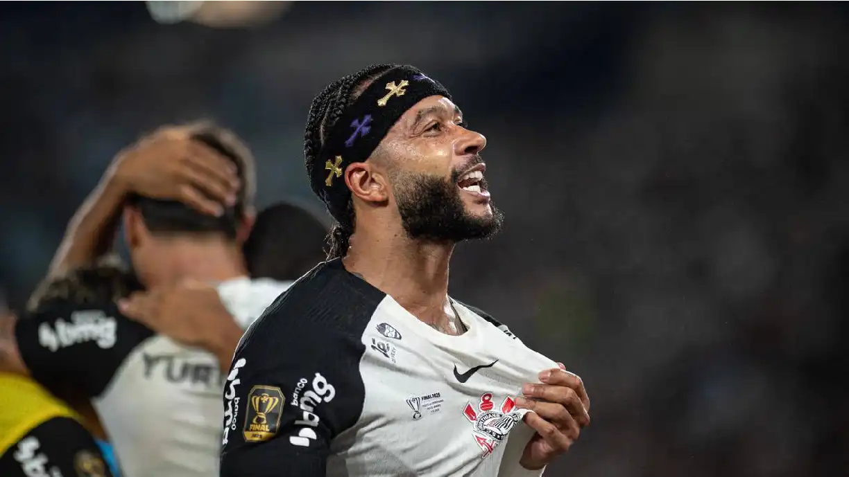 Memphis Depay segue em conversas com o Corinthians e dá passo importante para renovar - Foto: Reprodução