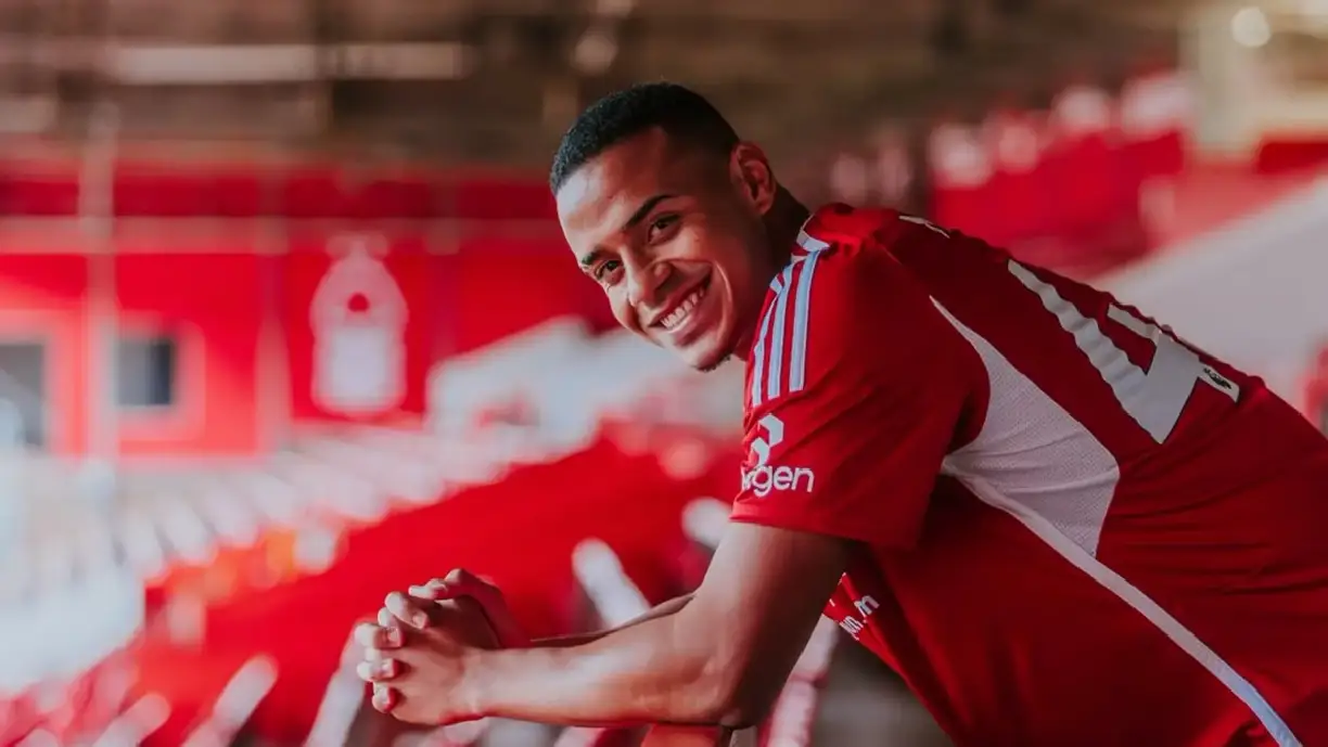Ex-Corinthians, Murillo é entrevistado por Gilberto Silva e destaca a importância da saúde mental em sua carreira - Foto: Nottingham Forest