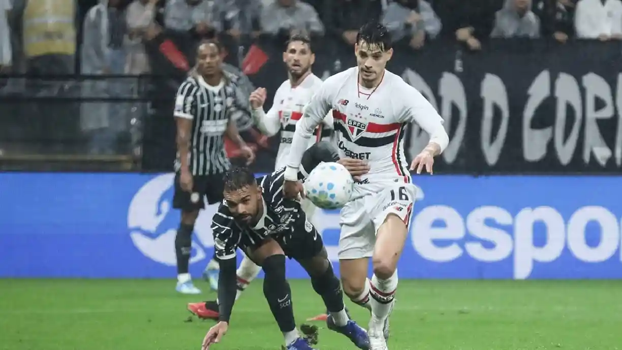 Bobadilla continuou em campo mesmo após gesto considerado obsceno pelo jogadores do Corinthians em Majestoso - Foto: Reprodução