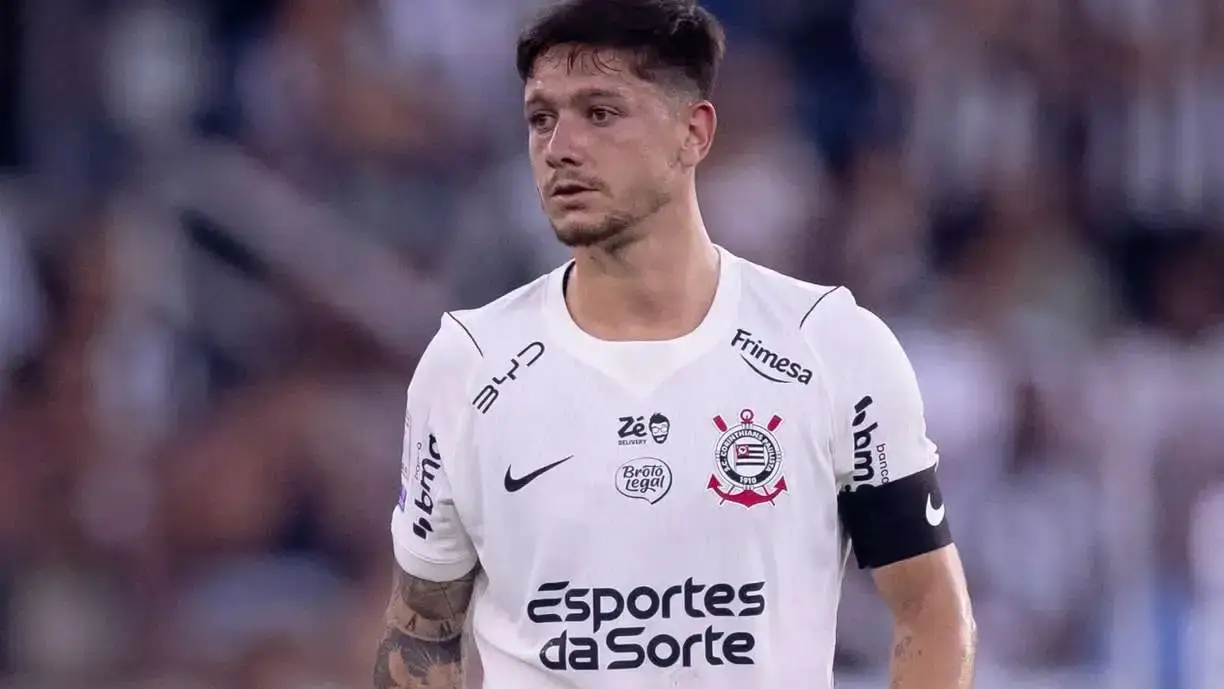 Rodrigo Garro detona gramado sintético após partida entre Botafogo e Corinthians