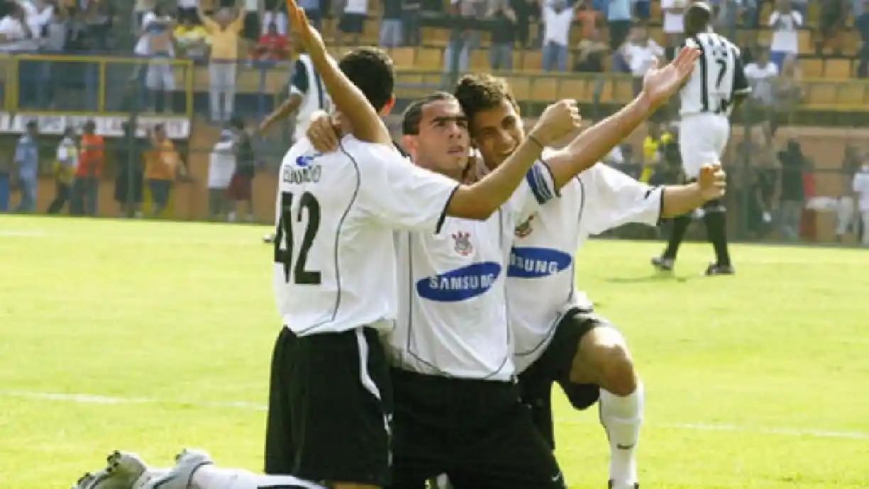 Ex-Corinthians e que foi campeão Brasileiro deixa clube onde estava e agora fica livre no mercado para novos projetos - Foto: Arquivo/Lance