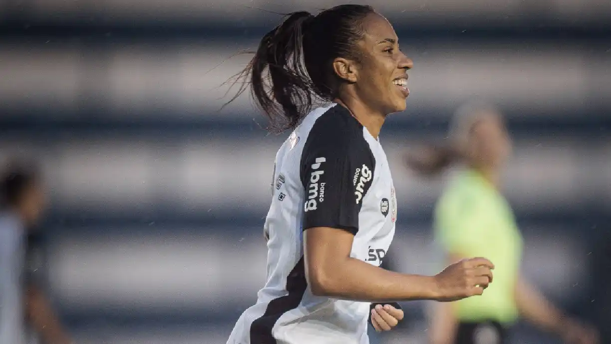 Thaís Ferreira marcou um dos gols na vitória das Brabas que agora encaram o São Paulos no estadual - Foto: Victor Lannes/Agência Corinthians